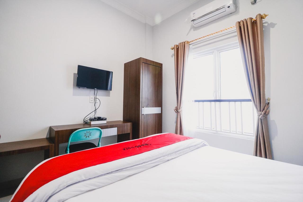 Reddoorz Near Hermes Place Polonia Medan Exterior foto