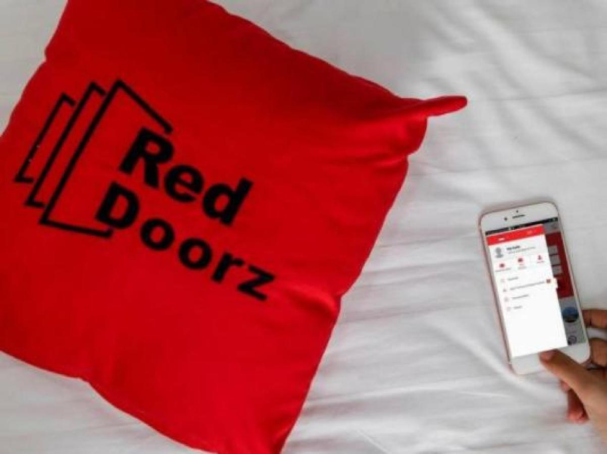 Reddoorz Near Hermes Place Polonia Medan Exterior foto